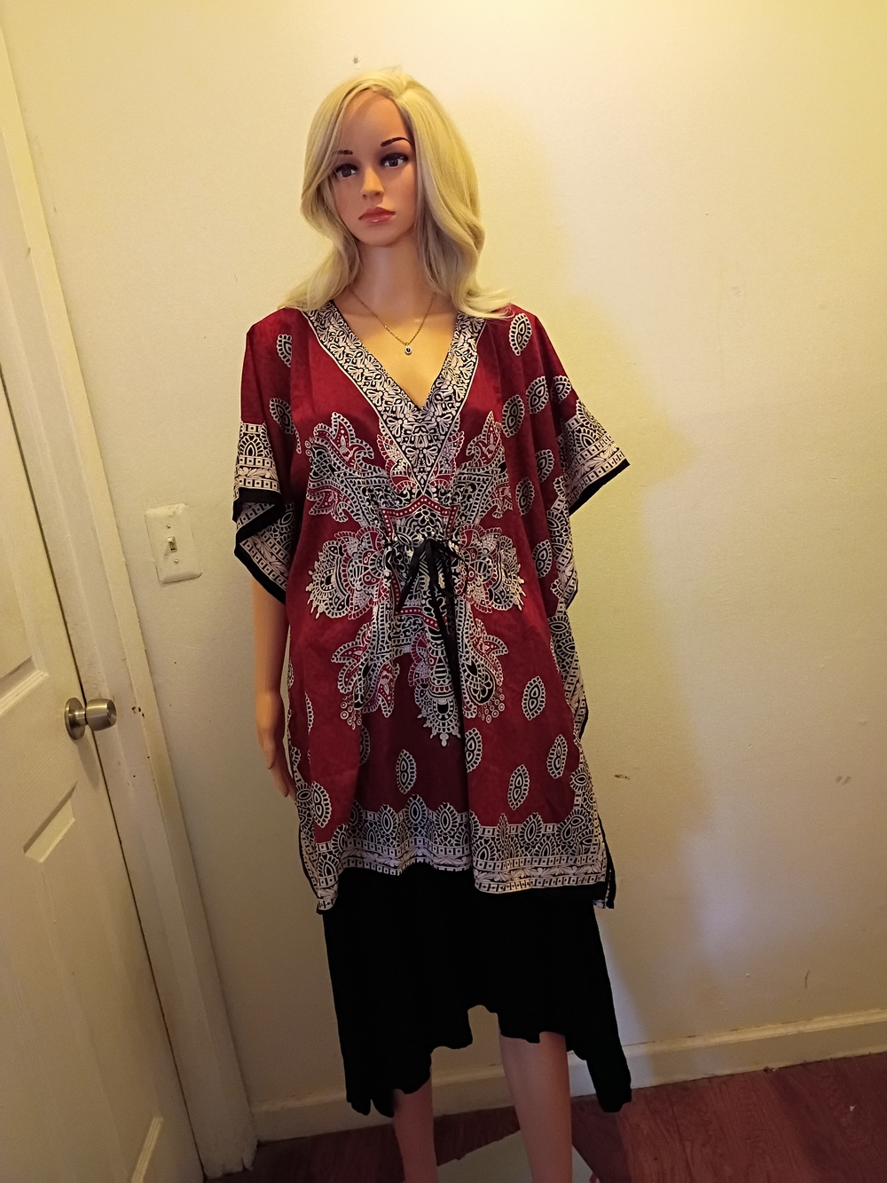 *NWOT* Women's Red Paisley V-Neck Kaftan Top with Drawstring